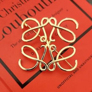 Upcycled Elegant Gold Brooch